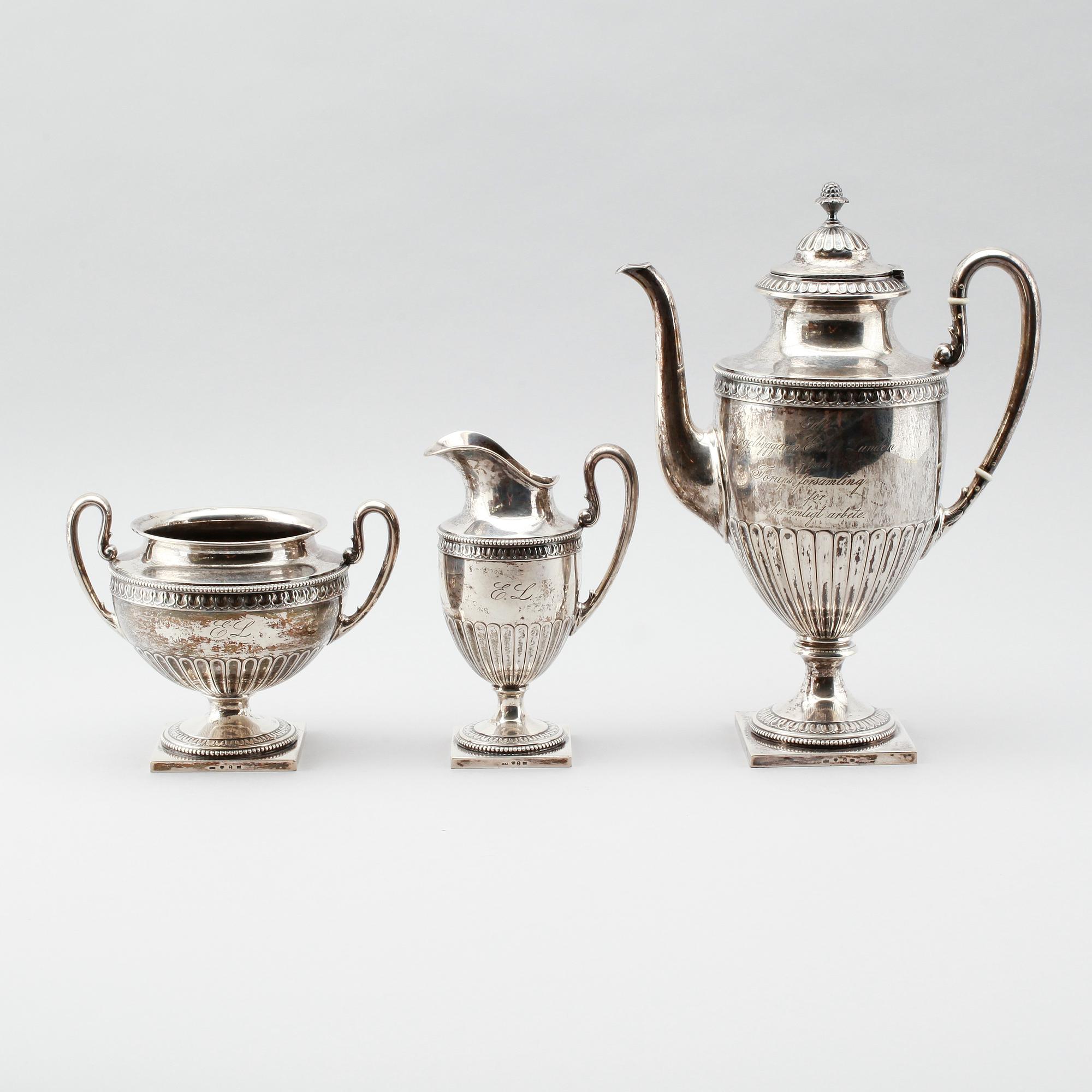 KAFFESERVIS, 3 delar, silver, CG Hallberg, Stockholm 1904. Vikt ca 1016 g.
