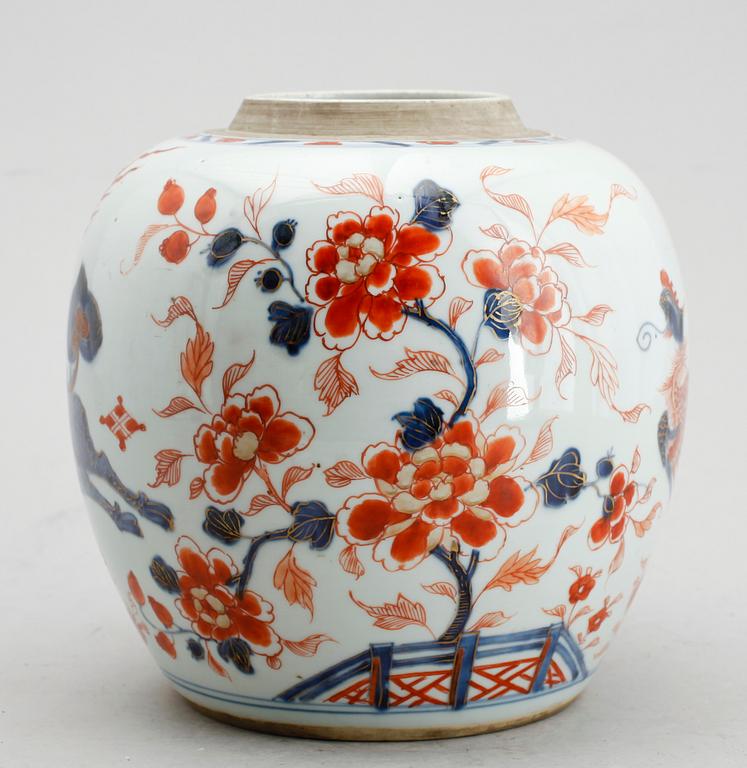 BOJAN, porslin, Kina, Kang Hsi, 1700-talets första hälft.