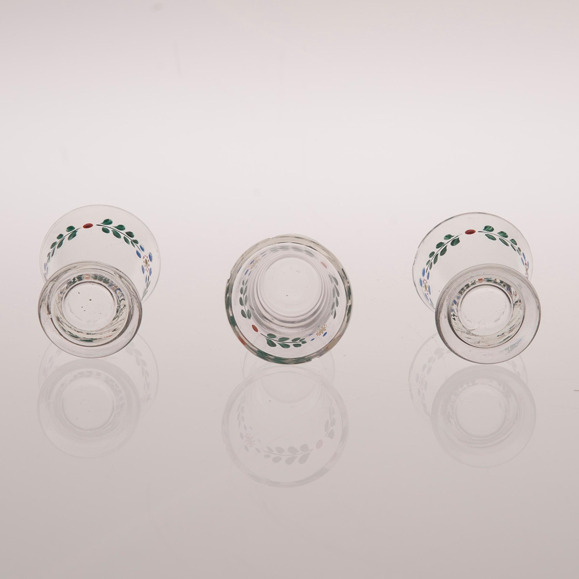 KARAFF, 1800-tal samt SNAPSGLAS, 3+1+1, 1800-talets slut och 1900-talets mitt.