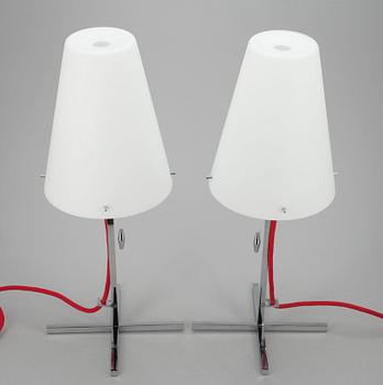 BORDSLAMPOR, ett par, "Thuban Tavolo" Hannes Wettstein för Nemo, Italien. Formgiven 2001.