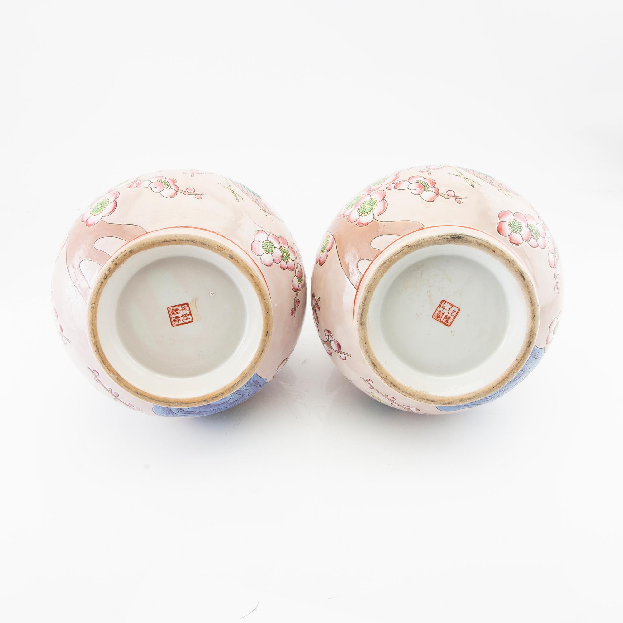 A pair of Chinese vases, modern manufactory.
