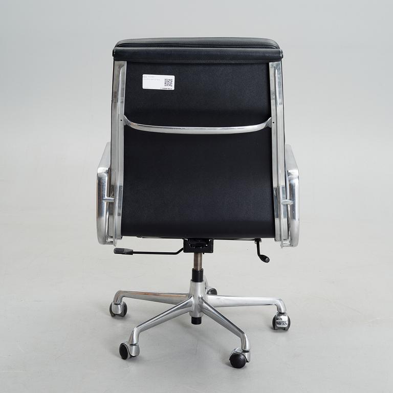KIRJOITUSPÖYDÄNTUOLI,  "Una Executive", ICF, ItaliA, 2000-luku.