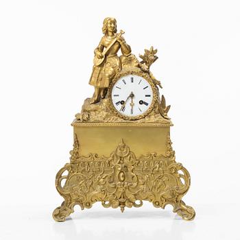 A table pendulum clock, late 19th century.