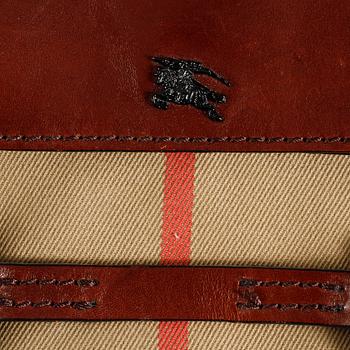 VÄSKA, Burberry.