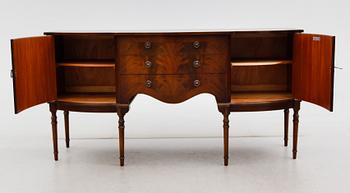 SIDEBOARD, England, 1900-talets andra hälft.