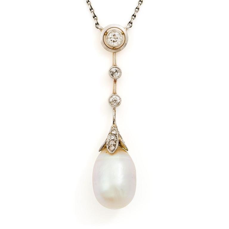 Collier 18K guld och silver med en pärla samt gammalslipade diamanter.