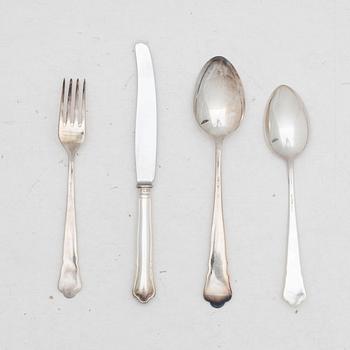 Guldsmedsaktiebolaget (GAB), A 24 piece 'Chippendale' silver cultery service, Stockholm 1950's.