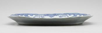 STEKFAT, porslin, Kina, Qianlong 1736-1795.