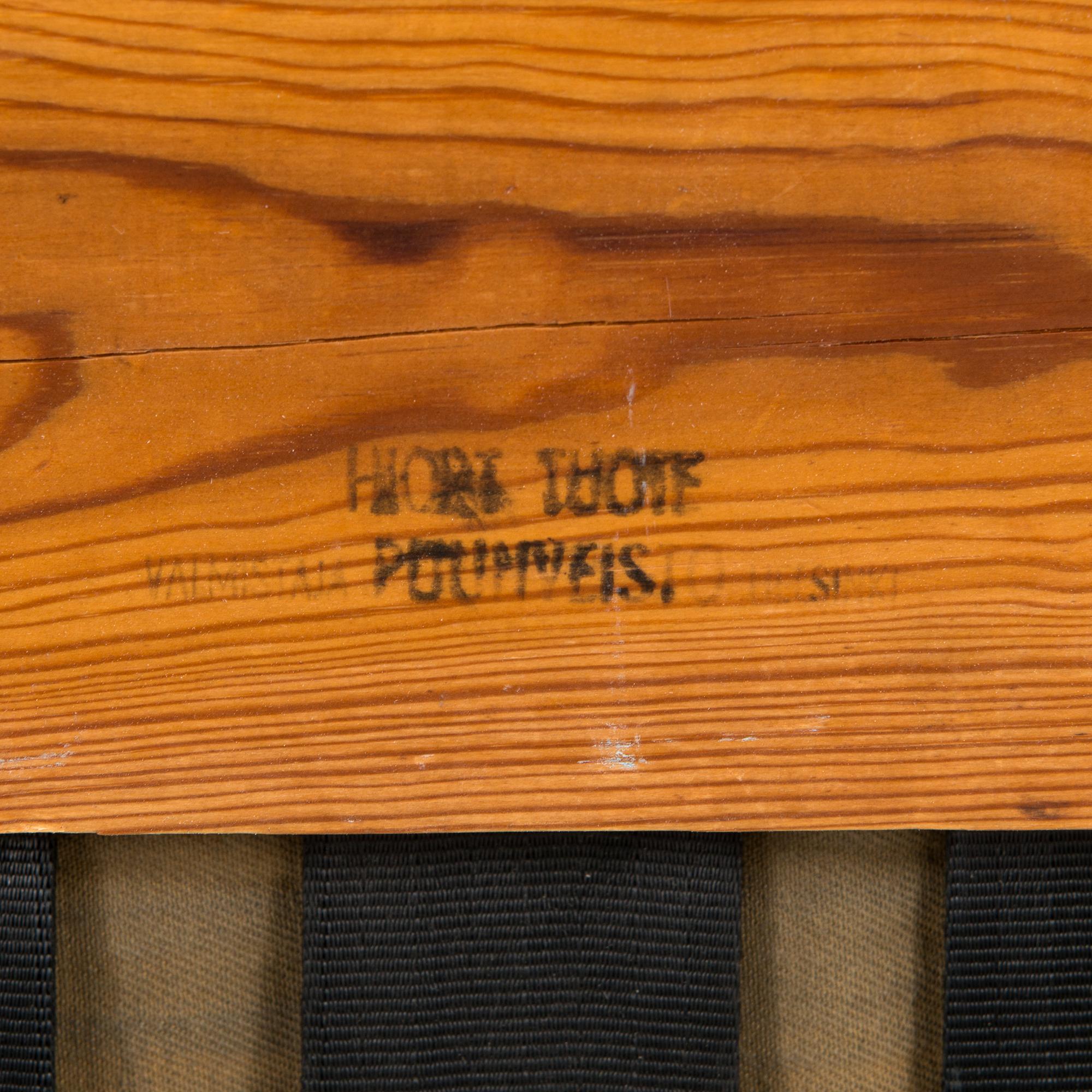 Carl Gustaf Hiort af Ornäs, a mid-20th century 'Studio' sofa for  Hiort Tuote Puunveisto Oy - Träsnideri Ab.