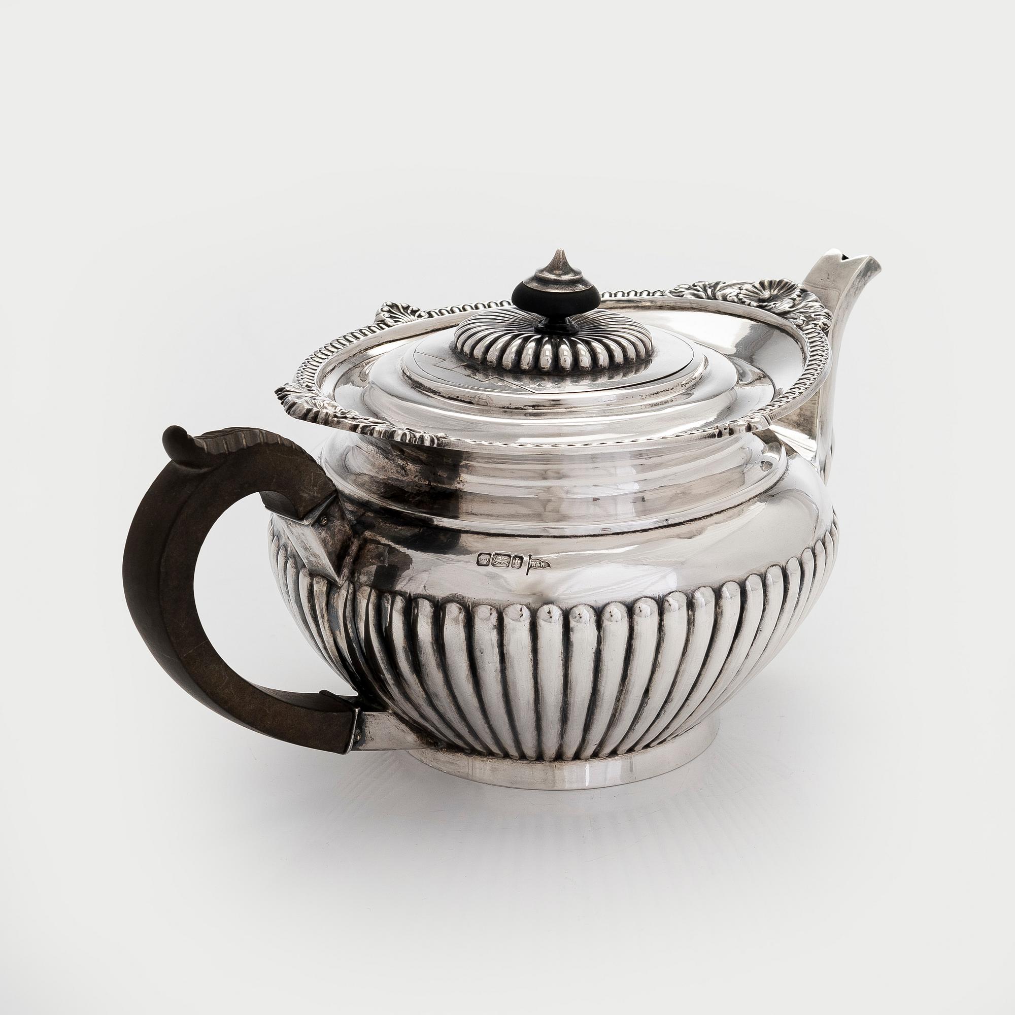 Walker & Hall, tekanna, sterlingsilver, Sheffield, England 1903.