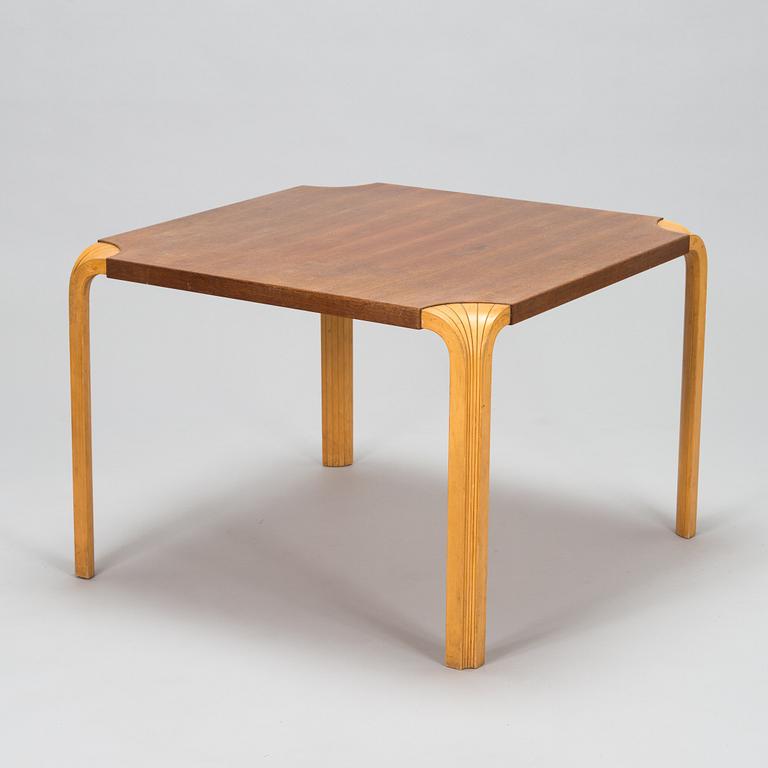 Alvar Aalto, sohvapöytä, MX800 A  O.Y. Huonekalu- ja Rakennustyötehdas A.B. 1950-luku.