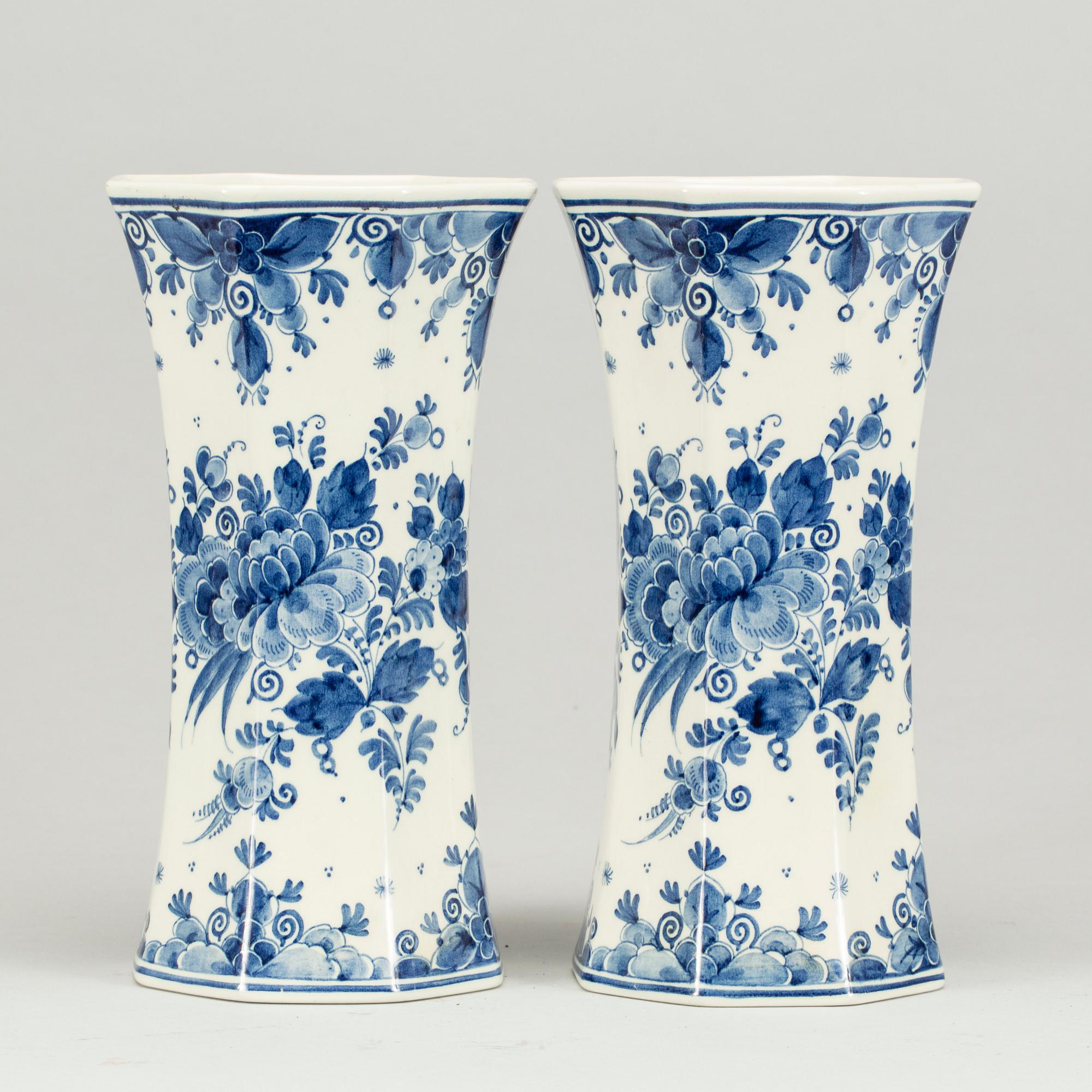 VASER, ett par, Delft, omkring 1900.