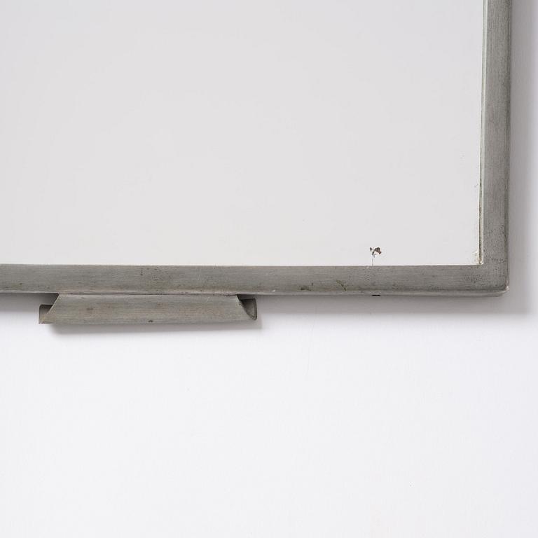 Firma Svenskt Tenn, spegel, tenn, modell "A 427", Stockholm, 1927.