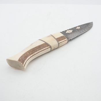 Stefan Groth i Valbo, halvhornskniv signerad 2009.