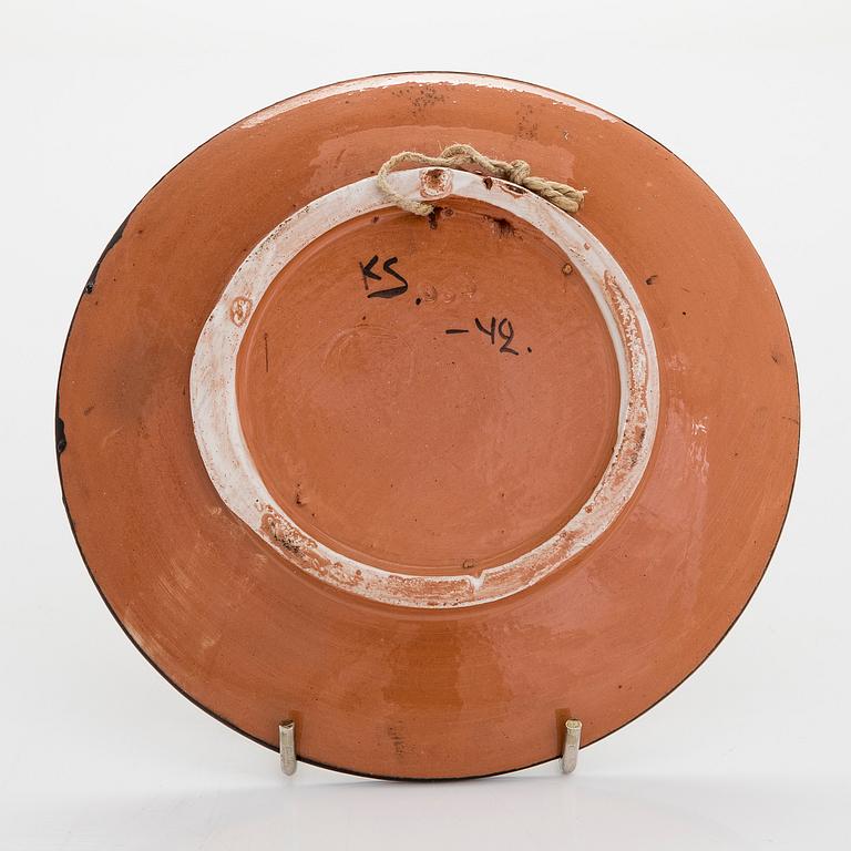 Kyllikki Salmenhaara, a red clay plate signed KS -42.