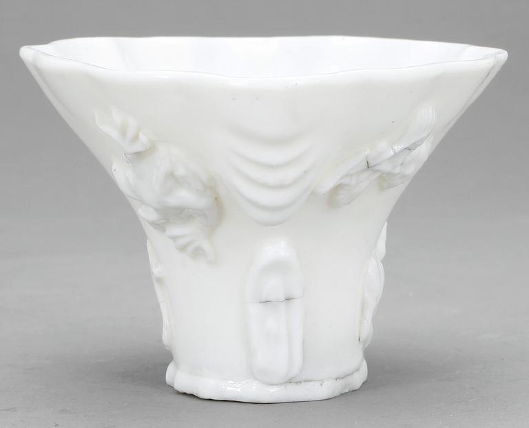 VINOFFERBÄGARE, blanc de chine. Qing dynastin, Kangxi (1662-1722).