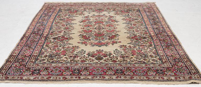 Carpet, Kirman, approx. 290 x 210 cm.