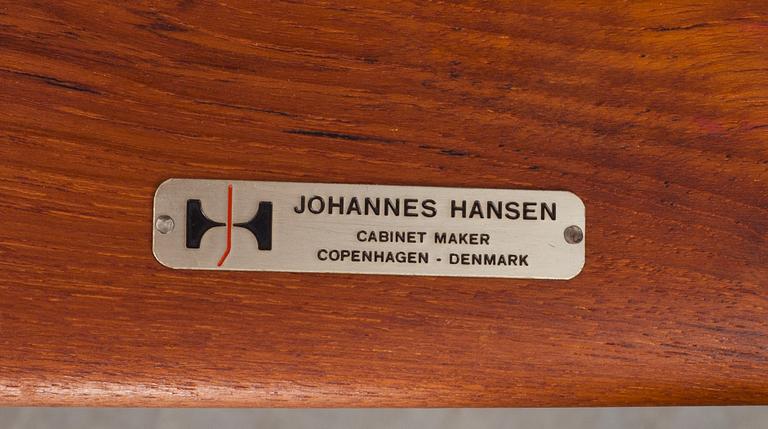 KARMSTOLAR, ett par, "JH-513", Hans J. Wegner, Johannes Hansen.