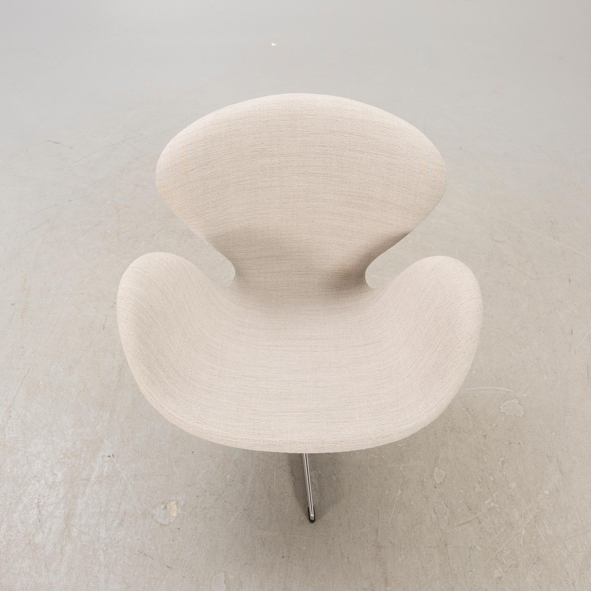 Arne Jacobsen, armchair, "The Swan", Fritz Hansen, designed in 1958, marked with ID number.