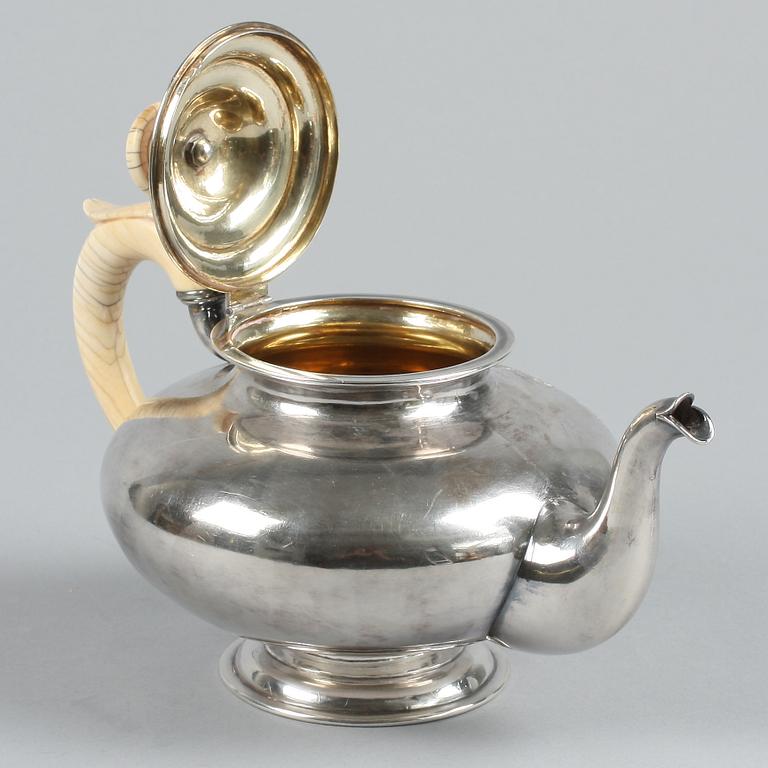 TEKANNA, silver, Klimowicz, Polen 1873. Vikt ca 630 g.