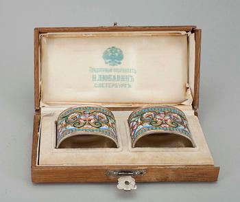 SERVETTRINGAR, 2 st, silver, Ryssland, Moskva, troligen Maria Cemenova 1908-1917.