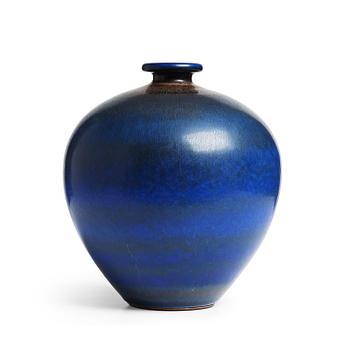 197A. A Berndt Friberg stoneware vase, Gustavsberg studio 1966.