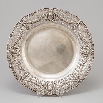 Three early 20th century silver serving dishes, Sweden and Germany.