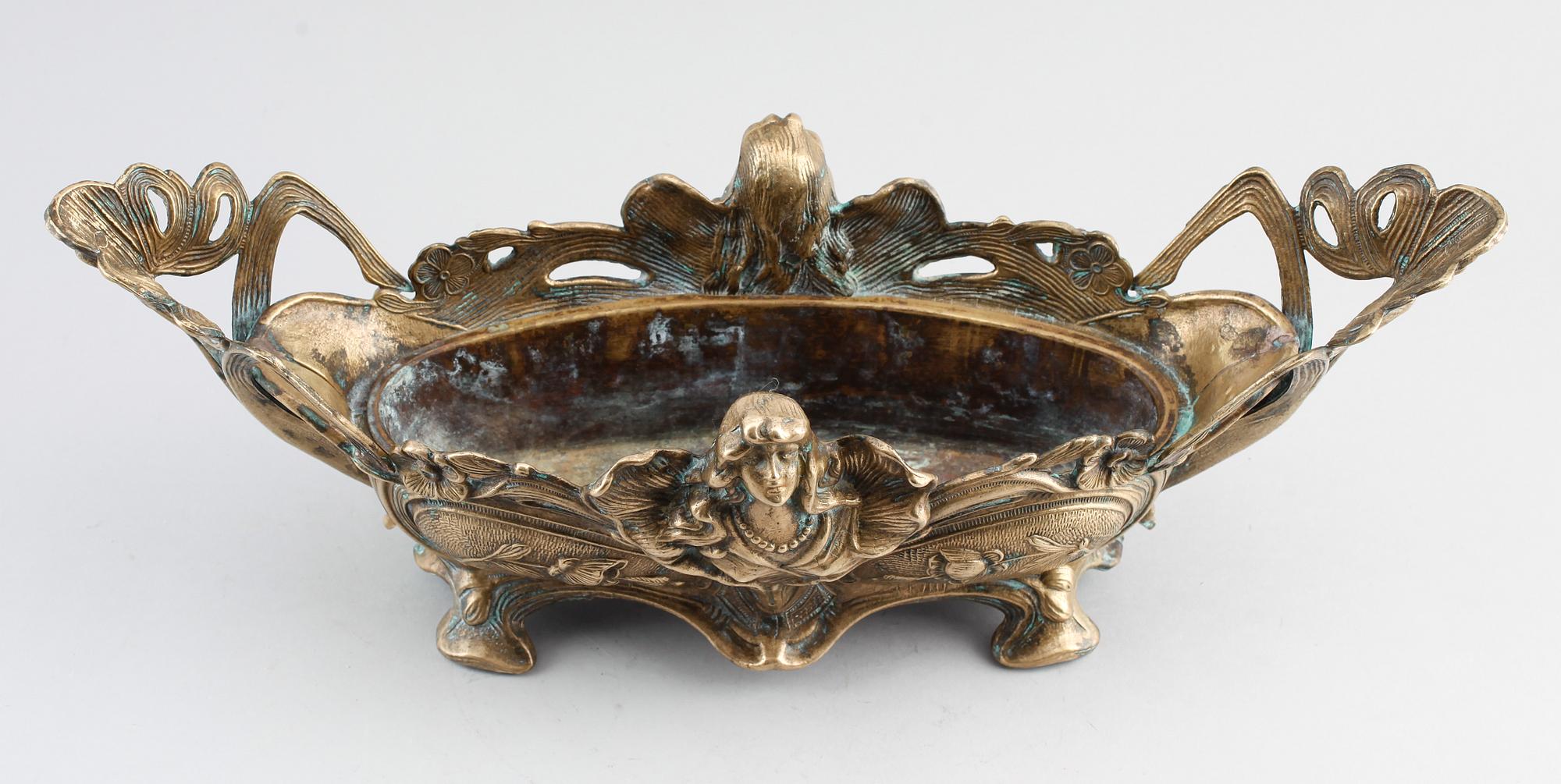 JARDINIERE, mässing, jugend, 1900-talets början.
