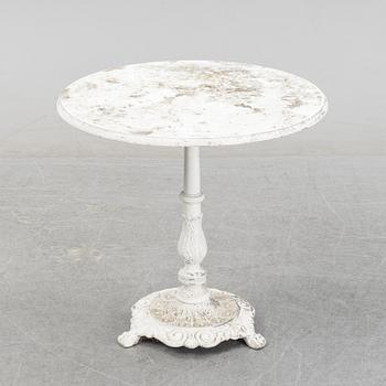 Trädgårdsbord samt två trädgårdsstolar, Melins, Anderstorp, sent 1900-tal.