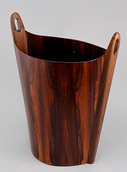 PAPPERSKORG, P.S. Heggen, Nordfjordeid, Norge, 1900-talets tredje kvartal.