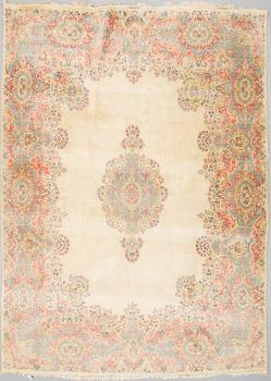 MATTA, old Kirman, ca 372 x 267 cm.