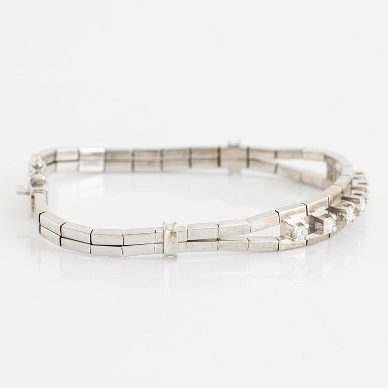 Bracelet, white gold with brilliant-cut diamonds.