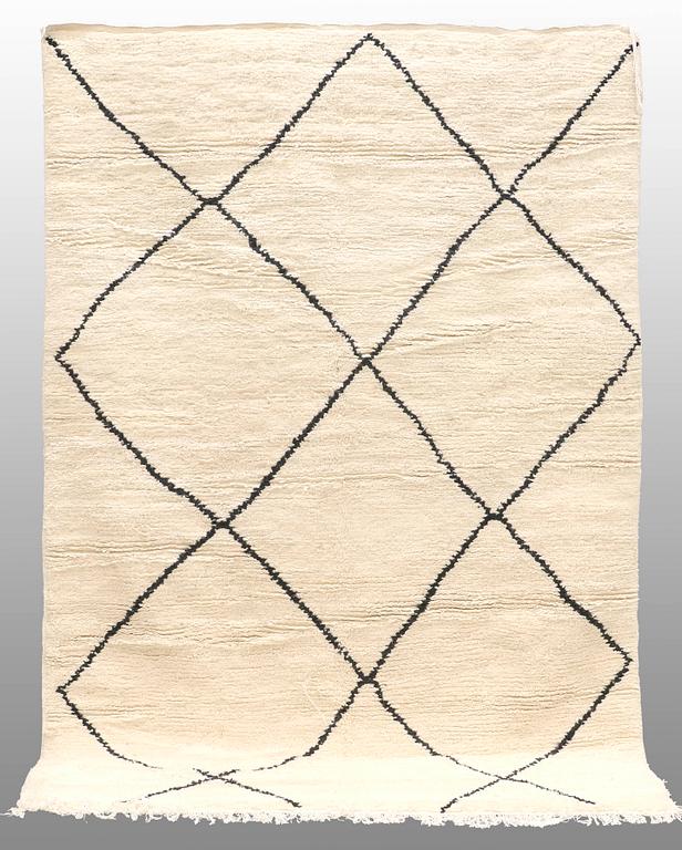 A CARPET, Morocco, ca 290 x 190 cm.