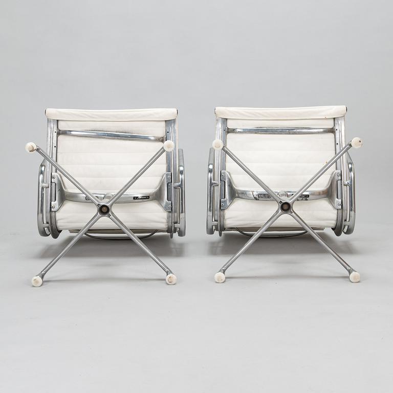 Charles & Ray Eames, a pair of office chairs, 938-138, Herman Miller, second half of the 20th century.