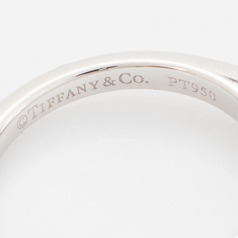 Tiffany & Co, Ring med briljantslipad diamant 0,40 ct, med certifikat.