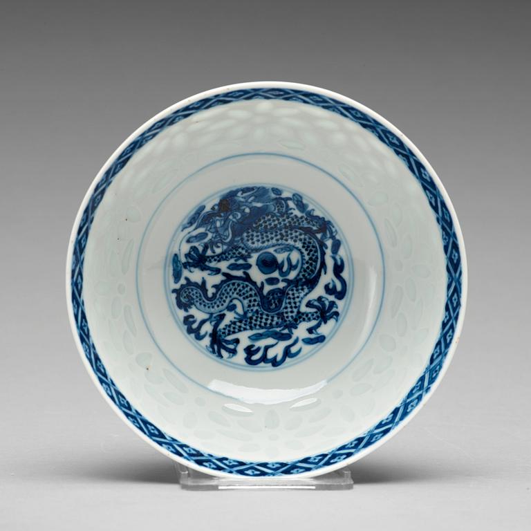 A blue and white bowl, Qing dynasty with Guangxus mark and period (1875-1908).