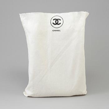 VÄSKA, "Timeless Classic Maxi Flap", Chanel.