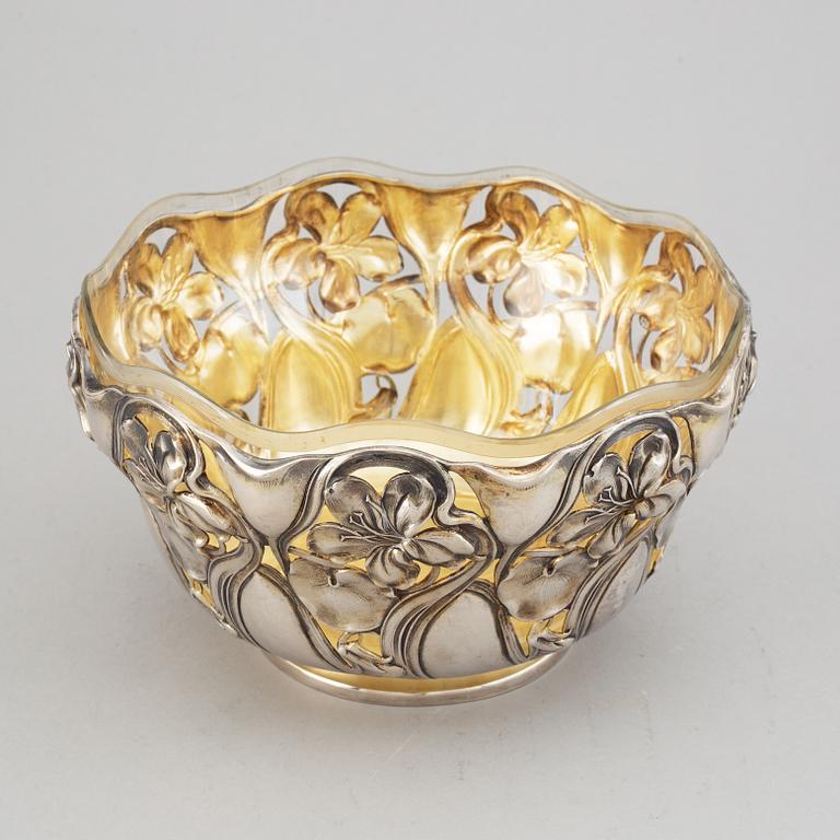 A Swedish early 20th century parcel-gilt silver bowl, mark of GCH, Stockholm 1902.