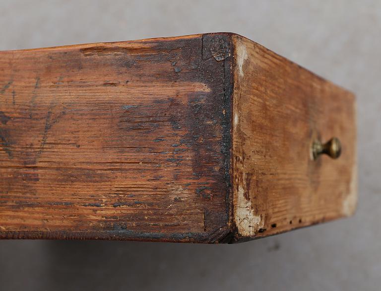 LÅDSPEGEL, gustaviansk, omkring år 1800.