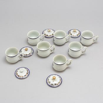 CREMEKOPPAR, 7 st, kompaniporslin, Kina omkring år 1800.