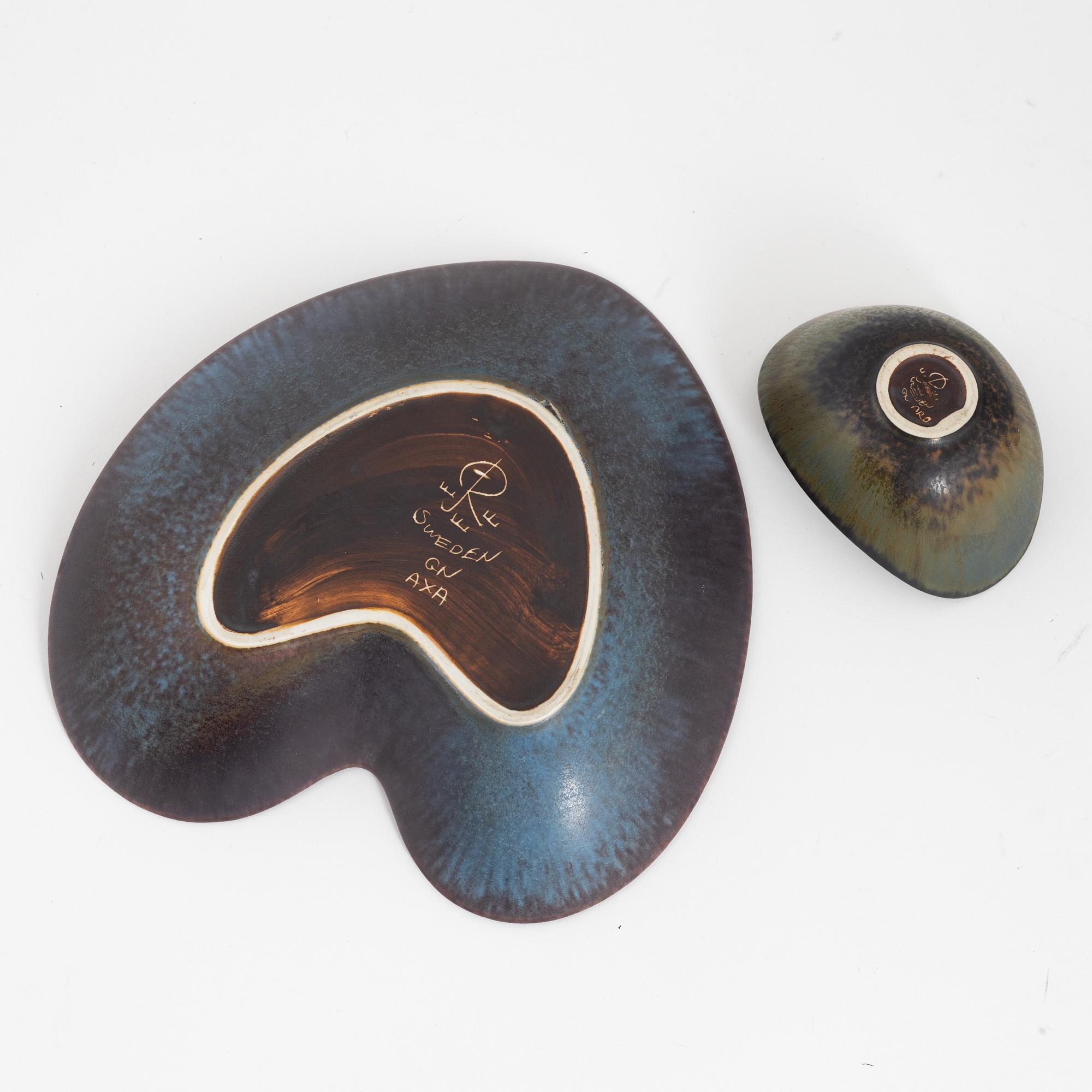 Gunnar Nylund, vas, skålfat samt skål och Bertil Lundgren, skulptur, stengods, Rörstrand.