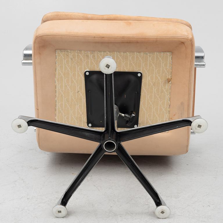 Kenneth Bergenblad, a pair of "Hercules" armchairs, Dux.