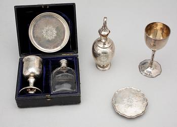 NATTVARDSET, 2 st, silver, bl.a. Hayne & Carter, London, 1800-talets första hälft. Vikt ca 300g.