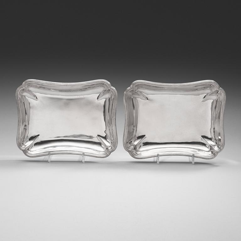 A matched pair of Swedish 18th century silver dishes, marks of Arvid Floberg, Stockholm 1788 and 1795.