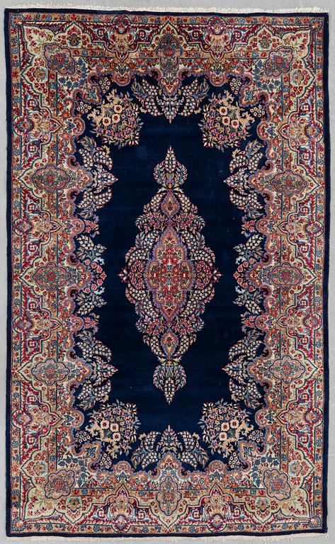 Rug, Kirman Laver, Persia, approx. 148 x 241 cm.