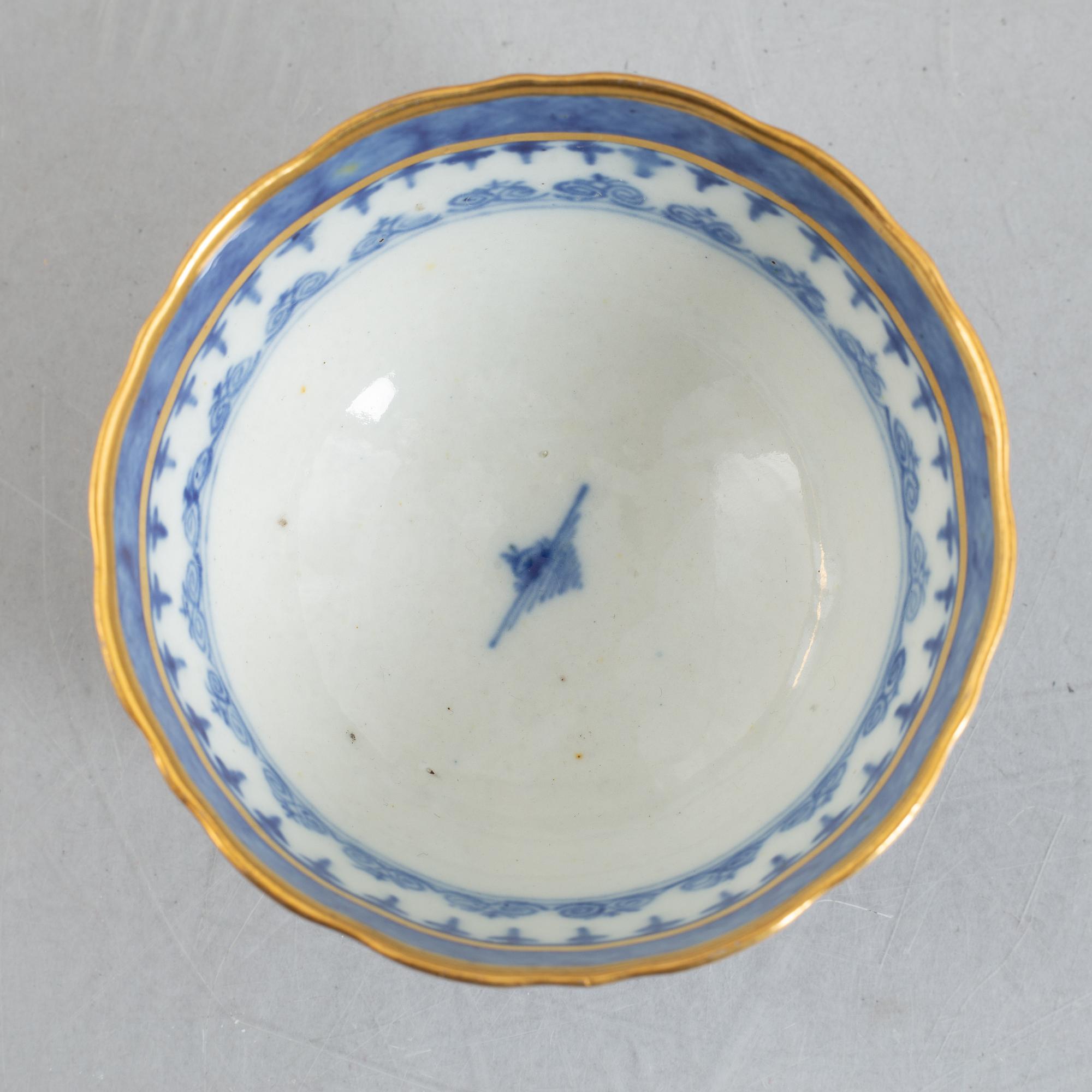 A set of twelve blue and white export porcelain cups, China, Qingdynaty, around 1800.