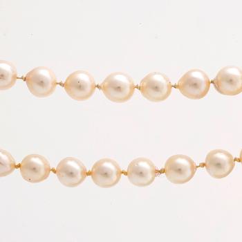PÄRLCOLLIER odlade pärlor ca 7 mm, lås i 18K guld, ca 52 cm.