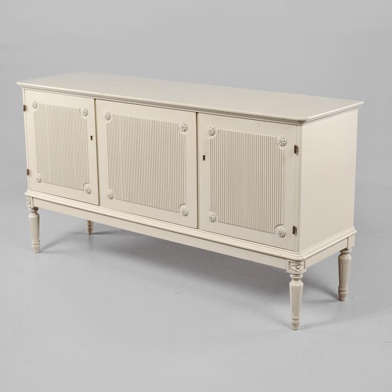 SIDEBOARD, gustaviansk stil, Ferdinand Lundqvist, omkring 1900-talets mitt.