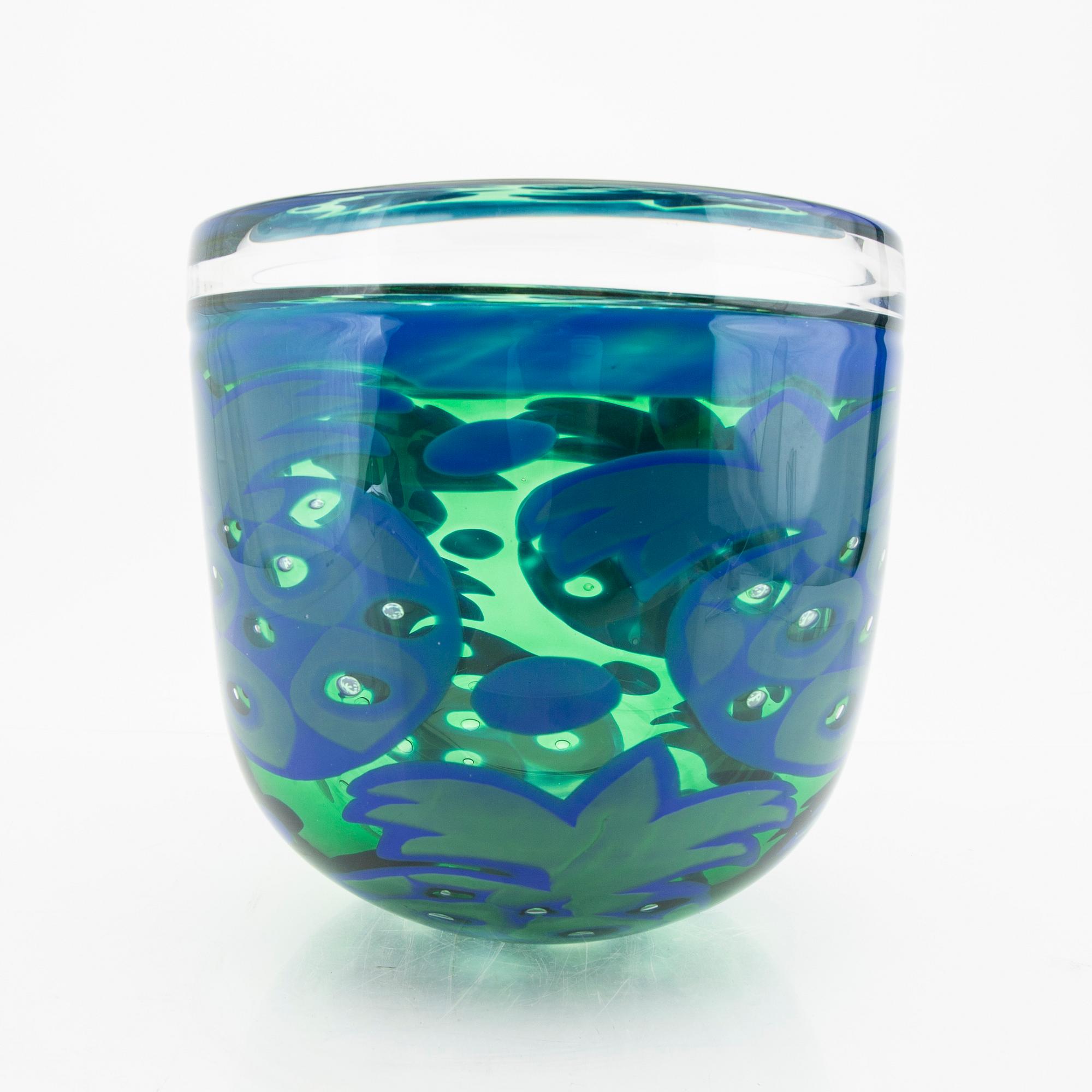 Hanne Dreutler & Arthur Zirnsack a signed glass bowl.