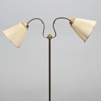 GOLVLAMPA, omkring 1900-talets mitt.